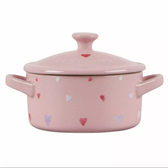Le Creuset Mini Cocotte Pink hearts - Picture 2 of 6